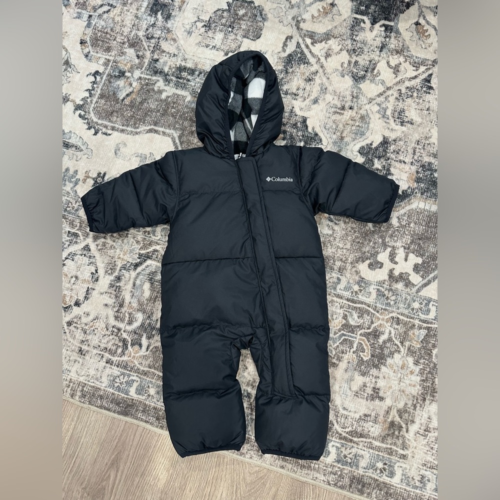 Columbia baby suit 3-6 months like new